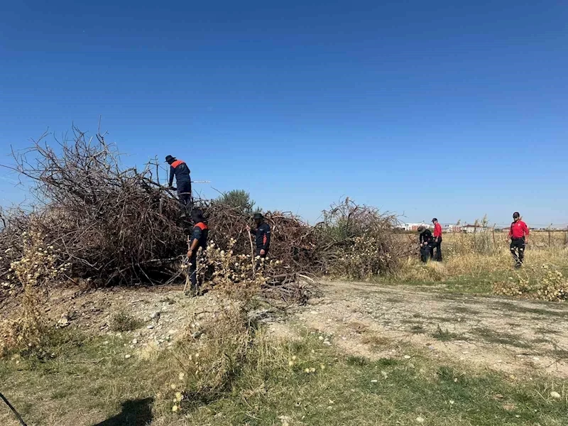 Van’da kaybolan Rojin için aramalar metruk yerlerde yoğunlaştı