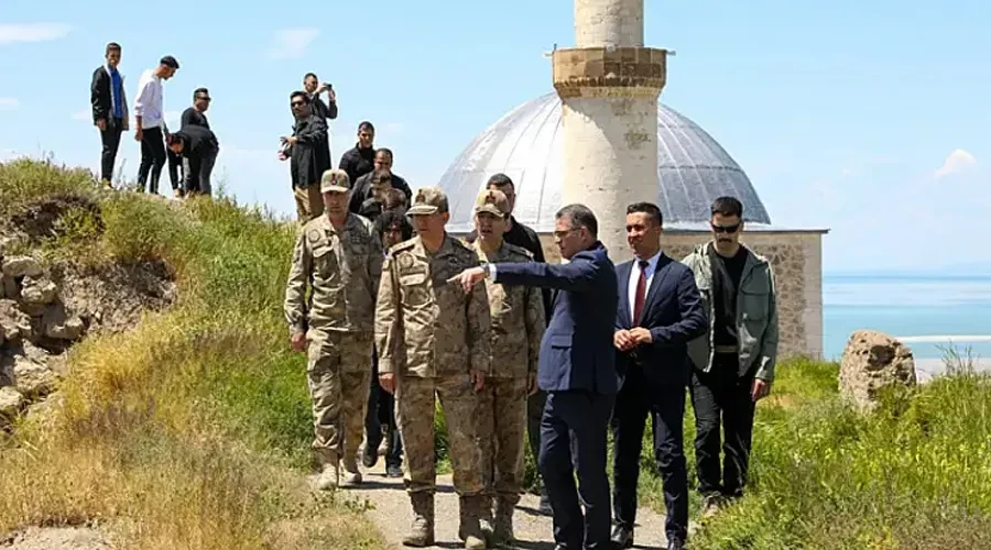 Van Valisi Balcı, tarihe saygılı dokunuş: Süleyman Han Camii Yeniden Hayat Buldu!