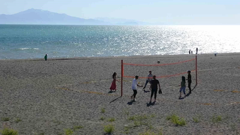 Van Gölü’nde su seviyesi yükseldi