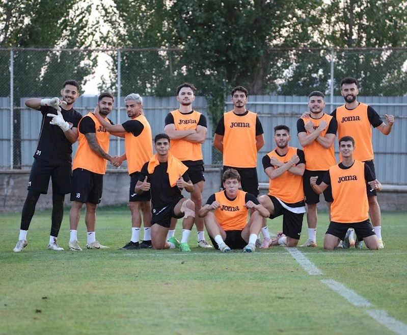 Elazığspor,, Vanspor Maçı İçin  21 Futbolcuyla Van’a Geldi