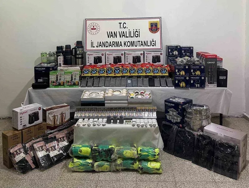 Van’da 1 milyon lira değerinde kaçak malzeme ele geçirildi
