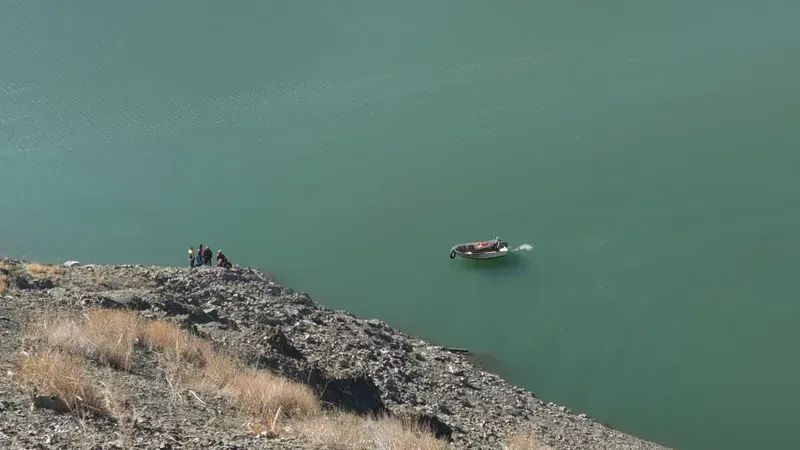 Zernek Barajı’na araç uçtu, arama kurtarma çalışmaları başlatıldı