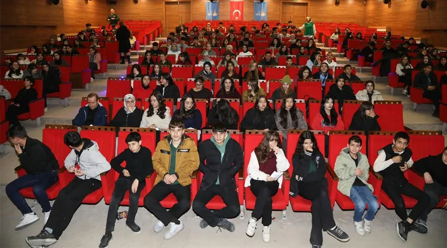 Van Büyükşehir Öğrencileri, Vecihi Hürkuş