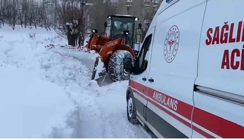 Van’da ekipler hasta için seferber oldu