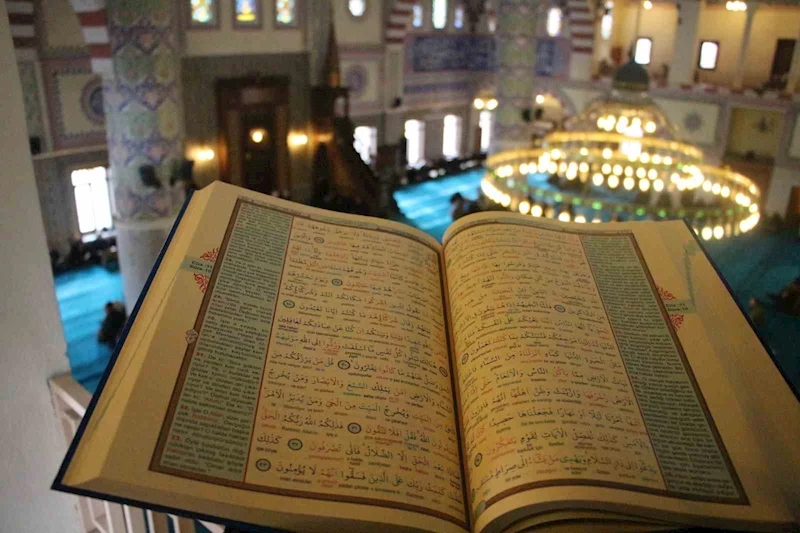 Van’da Ramazan ayının ilk mukabelesi manevi atmosferiyle başladı
