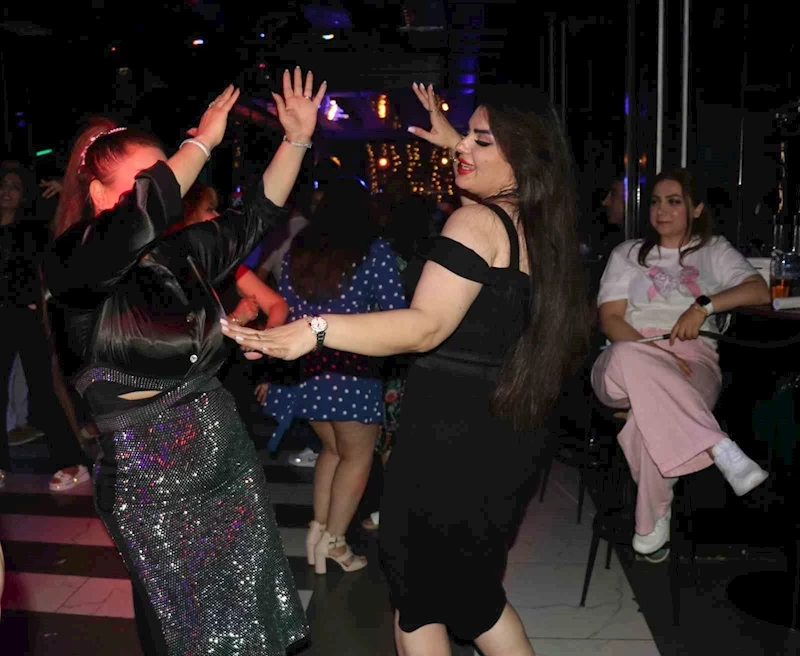 İranlılar Van’da eğlenmeye devam ediyor