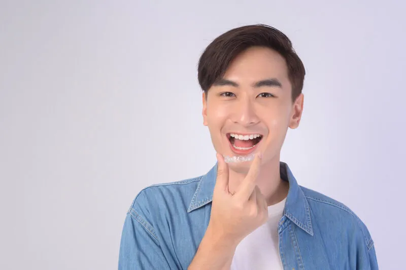 Invisalign Nedir, Nasıl Uygulanır?