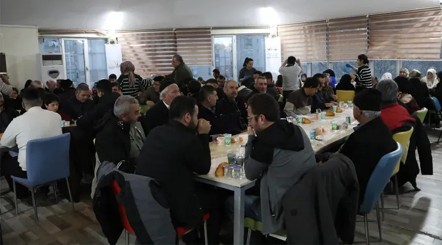  Van'da Engelli ve Yaşlı Vatandaşlar İftarda Bir Araya Geldi