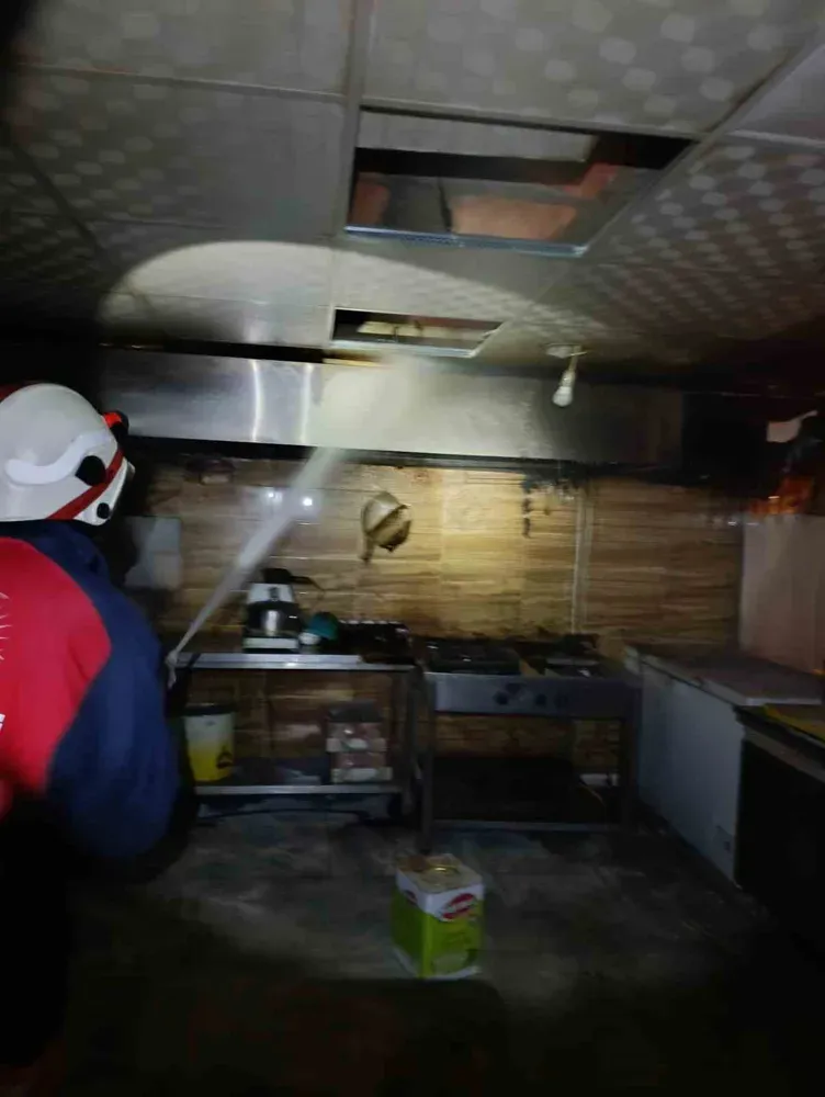 Özalp’ta iş yeri yangını