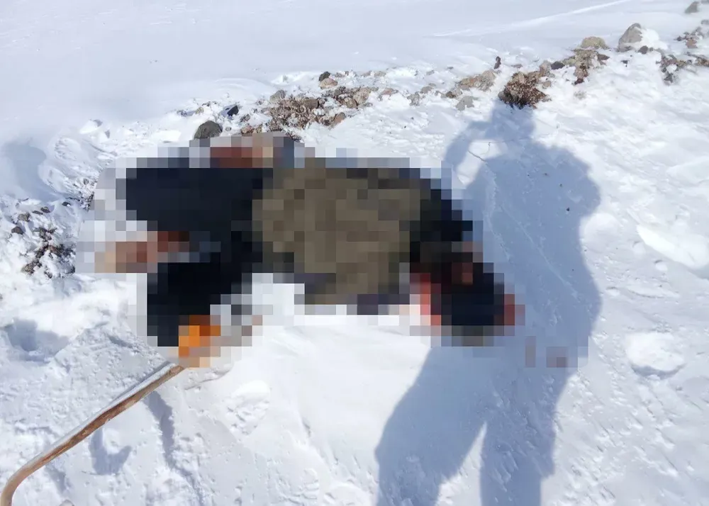 İran sınırında erkek cesedi bulundu